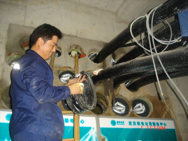 �������ڰ��b�������|�ܵ��ܷ�ϵ�y